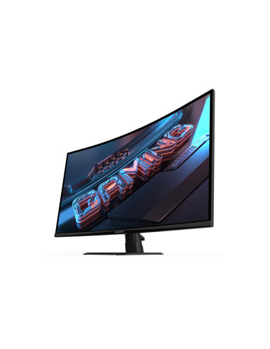 Gigabyte GS32QCA 31,5" QHD 180Hz lenktas žaidimų monitorius – vaizdas kampu iš toliau