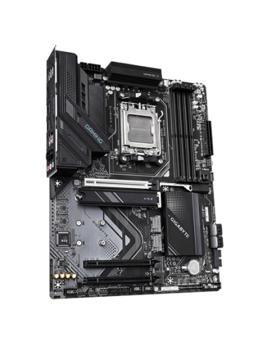 Gigabyte X870 GAMING WIFI6 AM5 ATX pagrindinė plokštė – vaizdas kampu