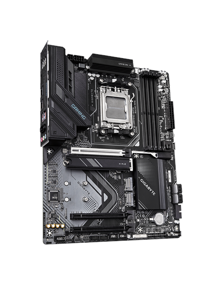 Gigabyte X870 GAMING WIFI6 AM5 ATX pagrindinė plokštė – vaizdas kampu