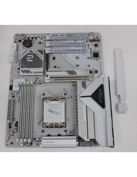 Gigabyte B850 EAGLE WIFI7 ICE AM5 ATX plokštė SALE OUT – faktinio prekės vieneto nuotrauka