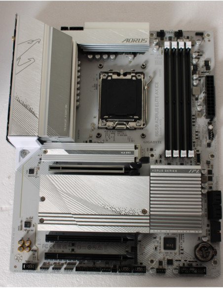 Gigabyte B650 AORUS ELITE AX ICE AM5 ATX plokštė SALE OUT – faktinio prekės vieneto nuotrauka