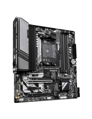 GIGABYTE B550M GAMING X WIFI6 pagrindinė plokštė – plokštės vaizdas kampu