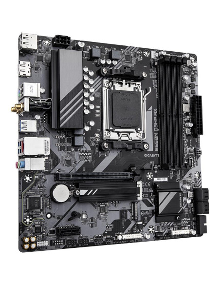 GIGABYTE B650M D3HP AX pagrindinė plokštė – plokštės vaizdas kampu
