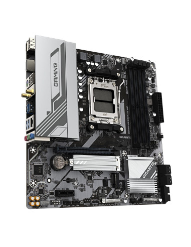GIGABYTE B650M GAMING PLUS WF pagrindinė plokštė – plokštės vaizdas kampu