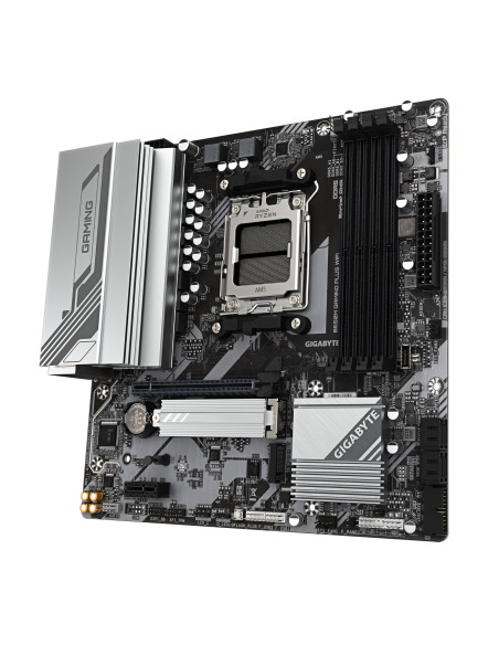 GIGABYTE B650M GAMING PLUS WF pagrindinė plokštė – radiatoriai ir komponentai kampu