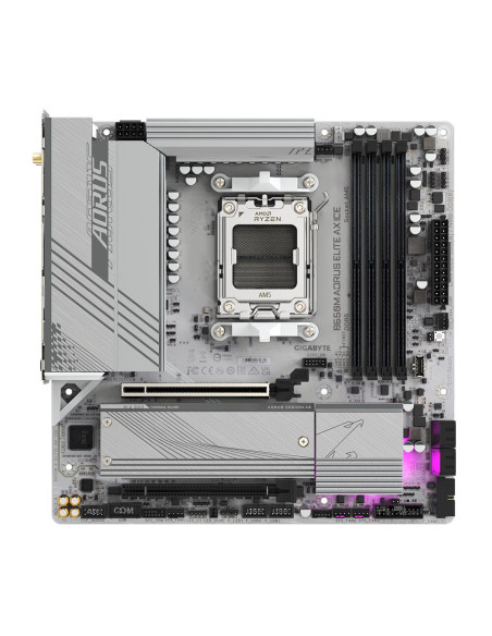 GIGABYTE B650M AORUS ELITE AX ICE pagrindinė plokštė – vaizdas iš viršaus