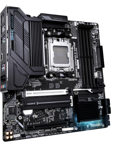 GIGABYTE B850M GAMING X WF6E pagrindinė plokštė – plokštės vaizdas kampu