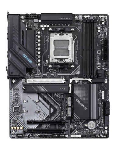 GIGABYTE X870 GAMING WF6 pagrindinė plokštė – vaizdas iš viršaus