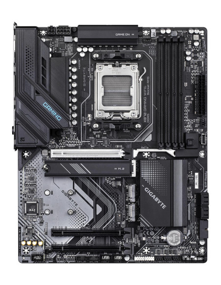 GIGABYTE X870 GAMING WF6 pagrindinė plokštė – vaizdas iš viršaus