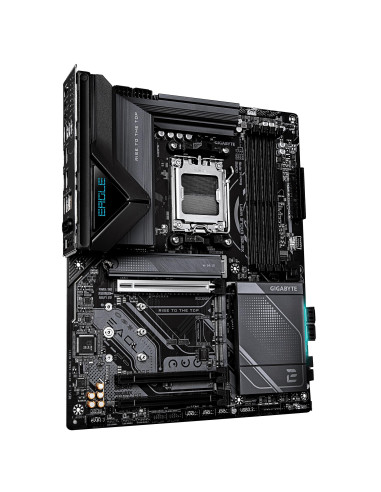 GIGABYTE X870E EAGLE WIFI7 pagrindinė plokštė – plokštės vaizdas kampu