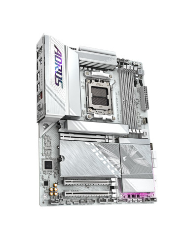 GIGABYTE X870E AORUS ELITE WIFI7 ICE pagrindinė plokštė – plokštės vaizdas iš kairės