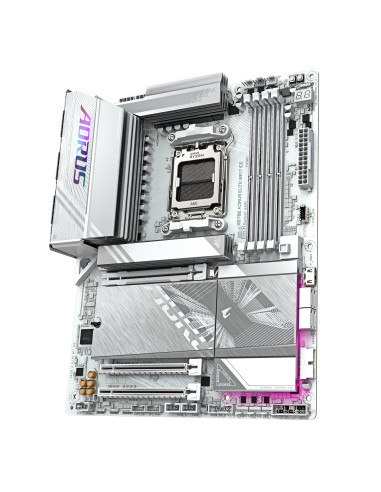 GIGABYTE X870E AORUS ELITE WIFI7 ICE pagrindinė plokštė – plokštės vaizdas iš dešinės