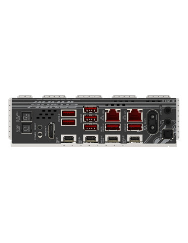 GIGABYTE X870E AORUS MASTER X pagrindinė plokštė – galinės įvesties ir išvesties jungtys