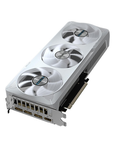 GIGABYTE GeForce RTX 5070 EAGLE OC ICE 12GB vaizdo plokštė – aušinimo sistemos vaizdas kampu