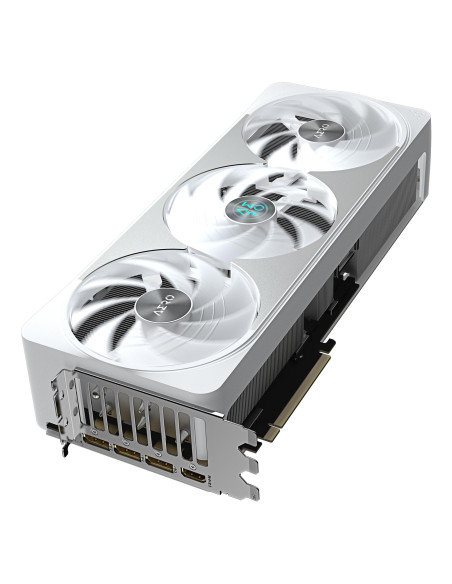 GIGABYTE GeForce RTX 5070 Ti AERO OC 16GB vaizdo plokštė – aušinimo sistemos vaizdas kampu