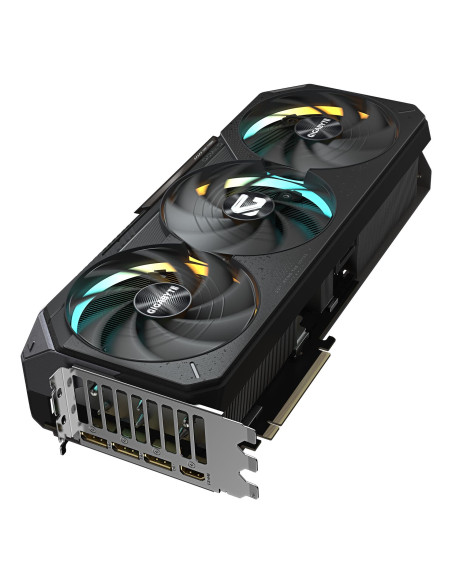GIGABYTE GeForce RTX 5080 GAMING OC 16GB vaizdo plokštė – aušinimo sistemos vaizdas kampu