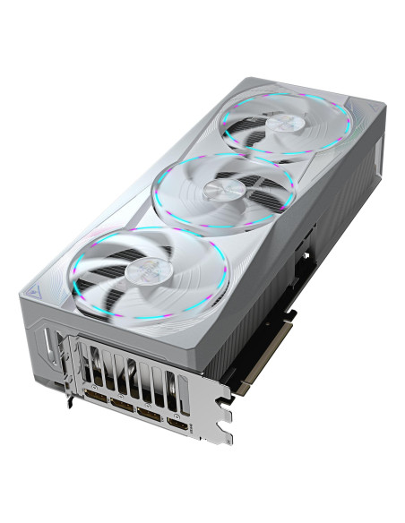 GIGABYTE AORUS GeForce RTX 5080 MASTER ICE 16GB vaizdo plokštė – aušinimo sistemos vaizdas kampu