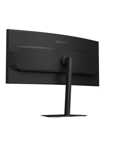 GIGABYTE G34WQC2 34 colių lenktas UltraWide QHD monitorius – galinės pusės vaizdas iš kairės