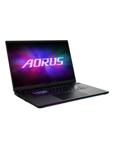 GIGABYTE AORUS MASTER 16 RTX 5090 nešiojamas žaidimų kompiuteris – atidarytas ekranas ir klaviatūra kampu
